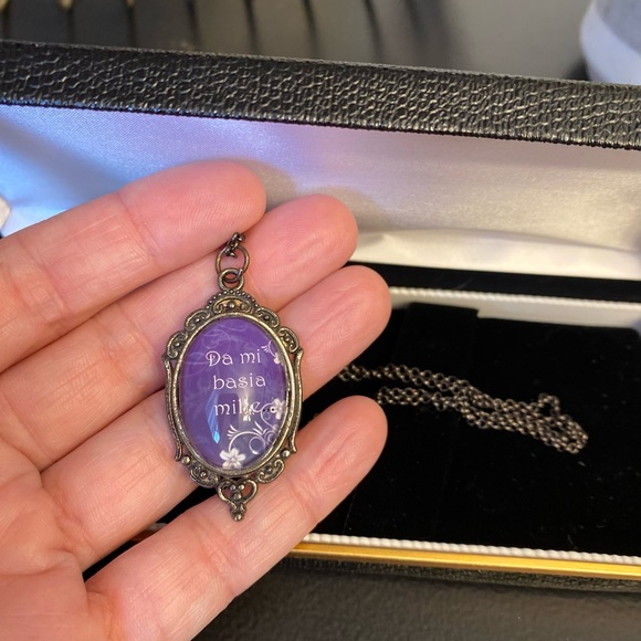 “Outlander” A Thousand Kisses Necklace - Picture 1 of 7